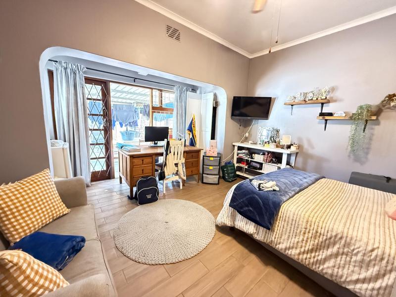 5 Bedroom Property for Sale in Bergzicht Western Cape